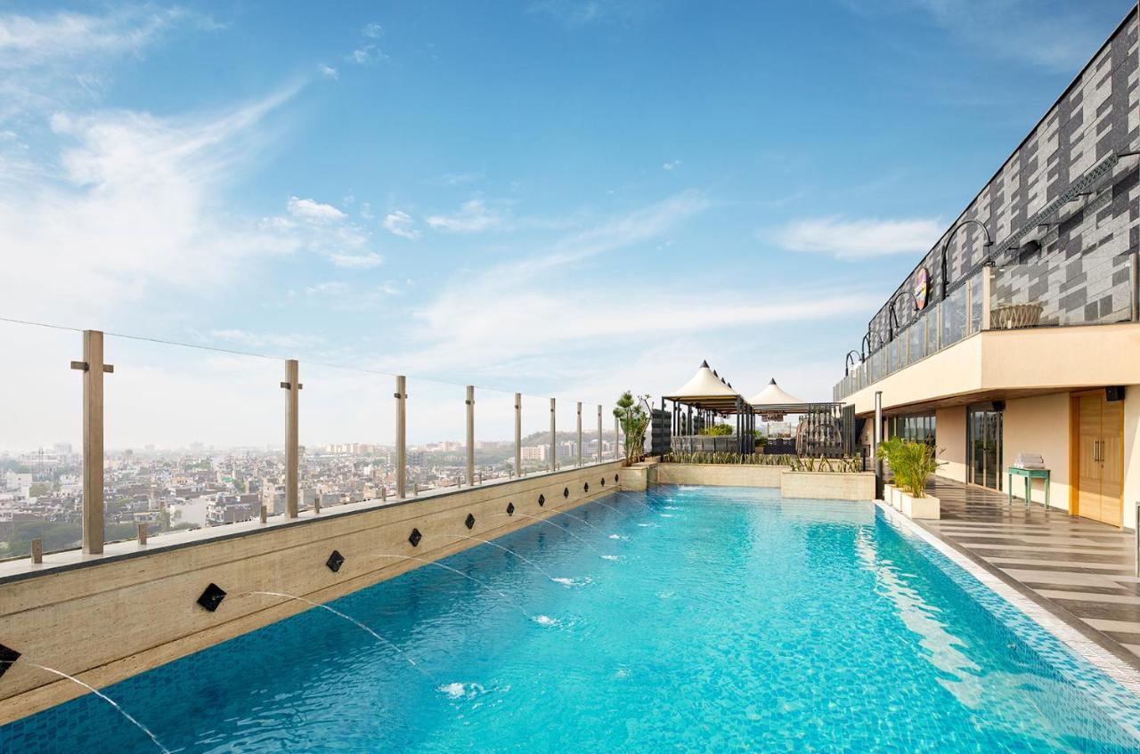 Hyatt Place Jaipur Malviya Nagar Екстериор снимка The swimming pool at the hotel