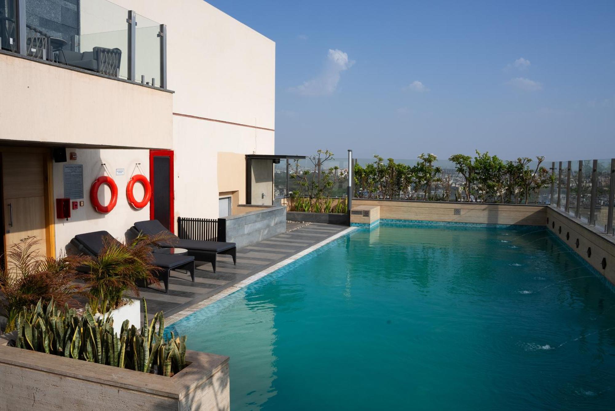 Hyatt Place Jaipur Malviya Nagar Екстериор снимка Pool at the hotel